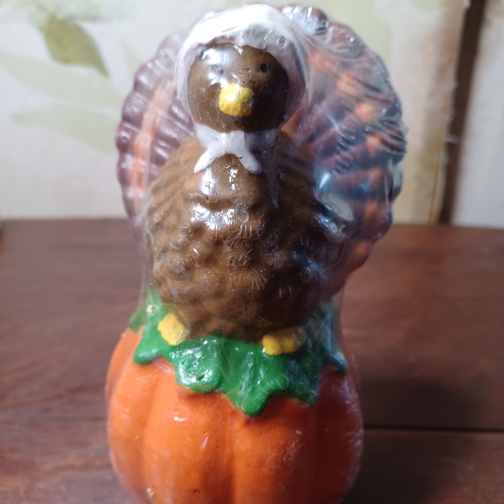 NWOT Mrs Turkey Tom Thanksgiving candle